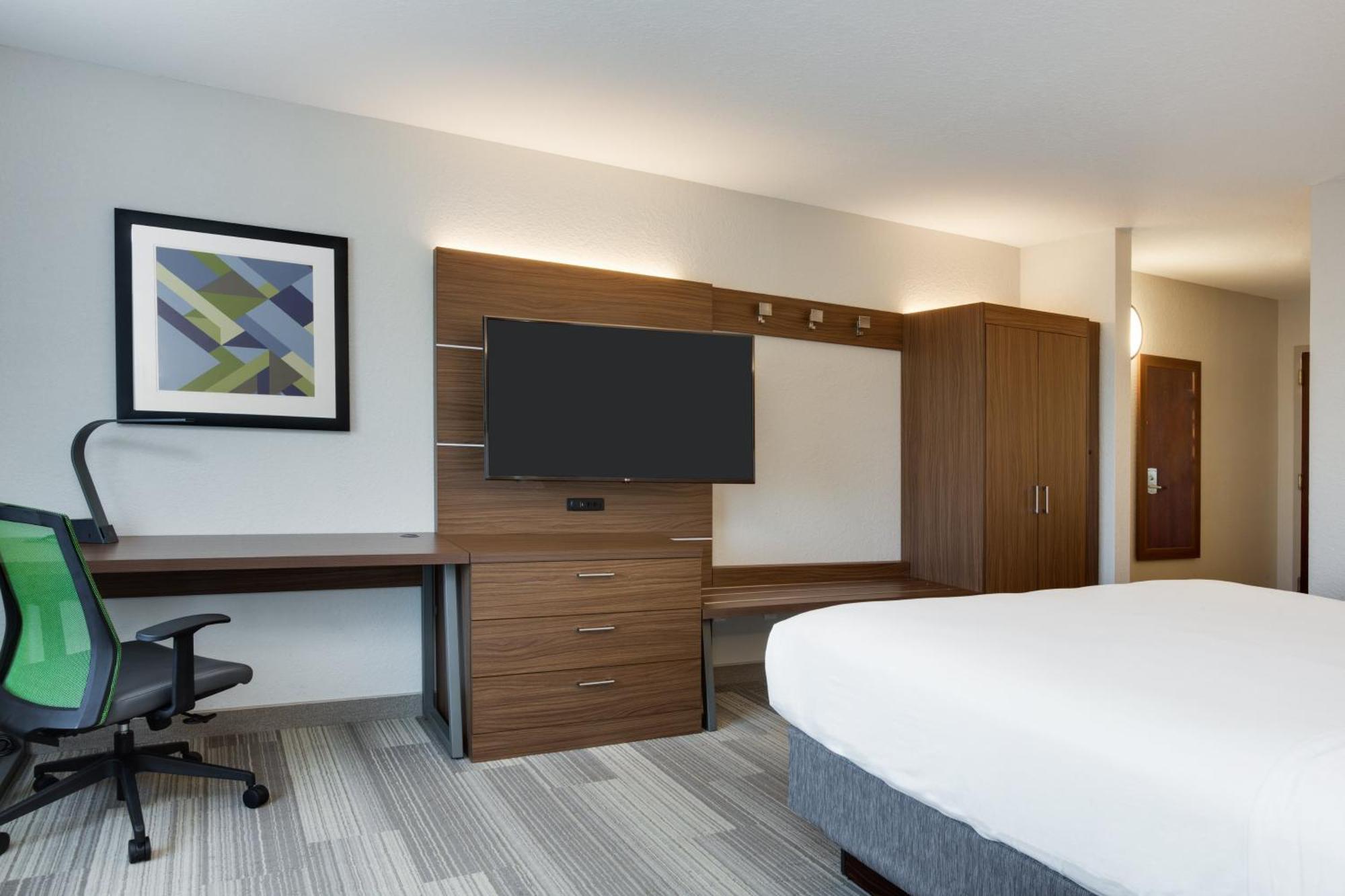 King Suite - Hearing Accessible/Non-Smoking